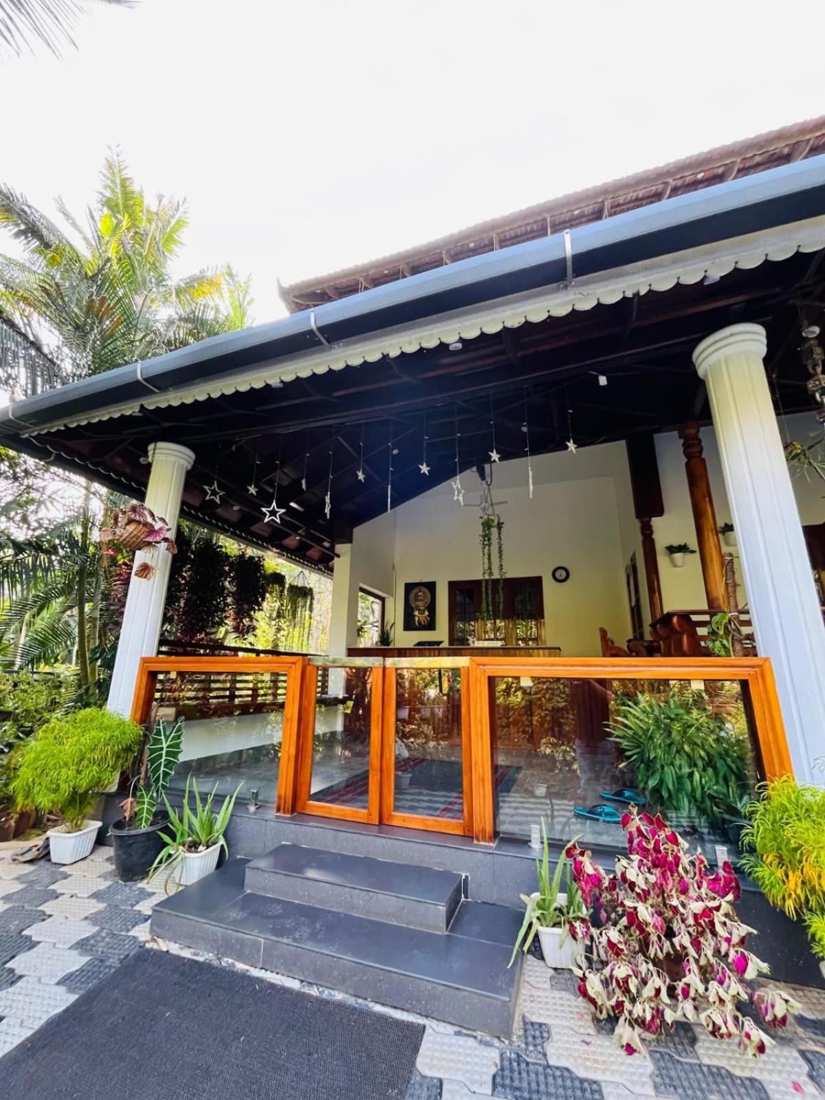 Villa Lush Acres Thekkady Exterior foto